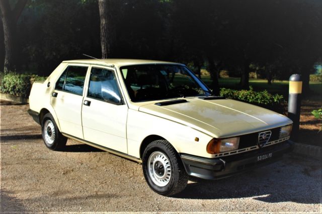 Alfa Romeo Giullietta 1.8 Twin Cam Time warp condition ,Museum quality , 1979 Alfa Romeo Giullietta velours
