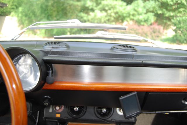 1974 Alfa Romeo GTV leather interior - photo 13