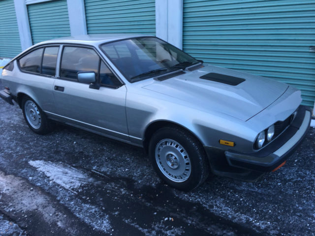 Alfa Romeo GTV6 1982 Silver, New Paint, Nice Custom Interior, Great Driver 1982 Alfa Romeo GTV GTV 6
