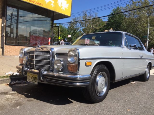 All documents comes with the car. Service sheets, booklets, etc 1972 Mercedes-Benz 250C