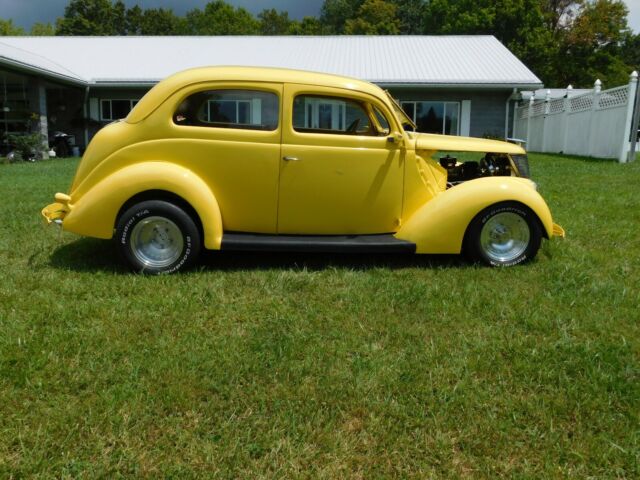 1937 Ford 2 dr sedan street rod - photo 5