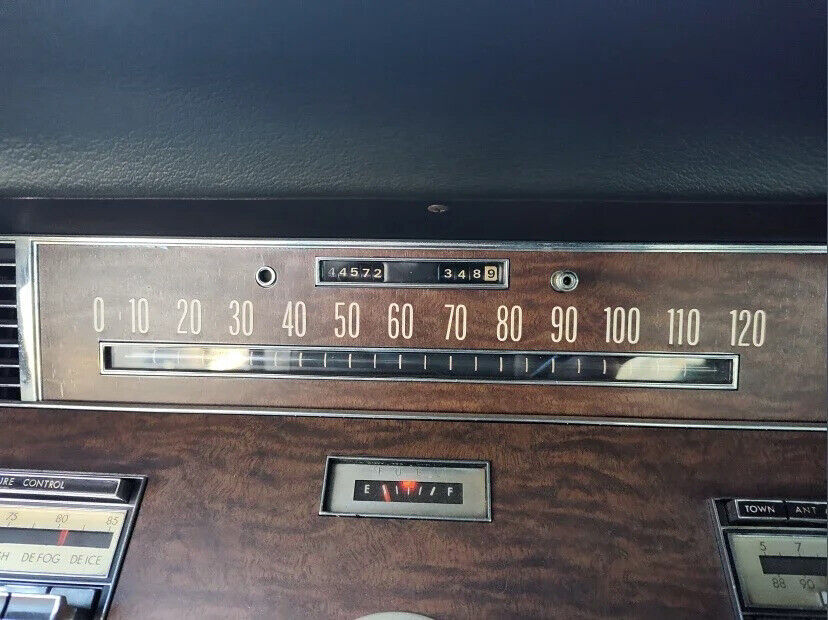 1969 Lincoln Continental - photo 8