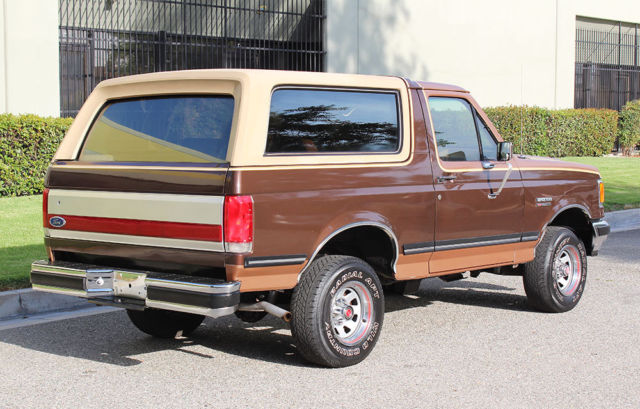 1988 Ford Bronco XLT, One Owner, 100% Rust Free - photo 11
