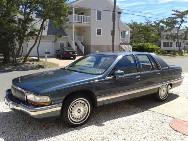 ALL ORIGINAL - EXCEPTIONALLY CLEAN - 92k miles - Factory Handling Package - V92 1993 Buick Roadmaster