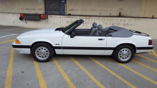 1989 Ford Mustang LX 5.0 Convertible - photo 2