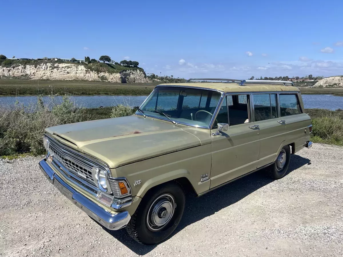 All original paint, dash and interior SJ Wagoneer 4 wheel drive 4 Dr 360 V8 1971 Jeep Wagoneer