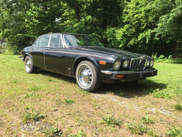All Original purchased new by Hugh Lamber late husband of Nancy Sinatra 1976 Jaguar XJ12