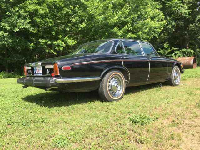 1976 Jaguar XJ12 - photo 3