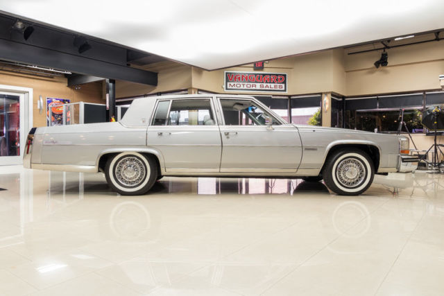 1982 Cadillac Fleetwood Brougham - photo 10