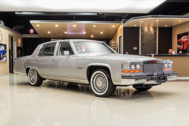 1982 Cadillac Fleetwood Brougham - photo 8