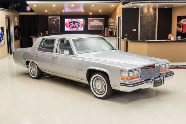 1982 Cadillac Fleetwood Brougham - photo 9