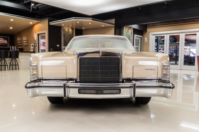 1979 Lincoln Town Car Williamsburg Edition - photo 6