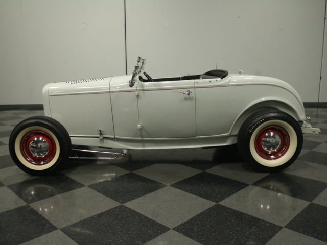 1932 Ford Roadster - photo 2