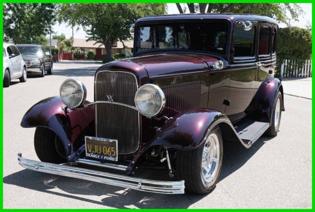 All Steel 1932 Ford 4 Door Sedan Cadillac Ice Cherry 350/350 FDB Ford 9" Tilt 1932 Ford Other Sedan