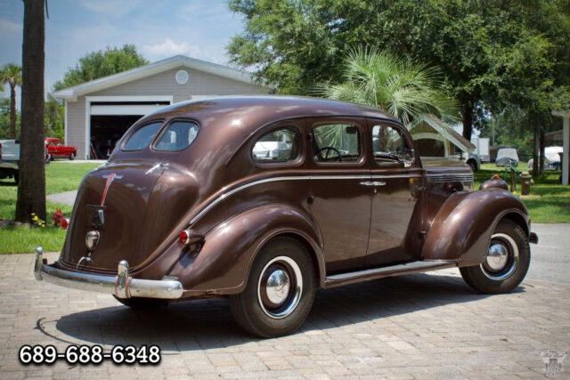 1938 DeSoto DeLuxe Touring DeLuxe Touring 4-Door Sedan / Restored! - photo 10