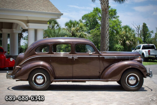 1938 DeSoto DeLuxe Touring DeLuxe Touring 4-Door Sedan / Restored! - photo 8