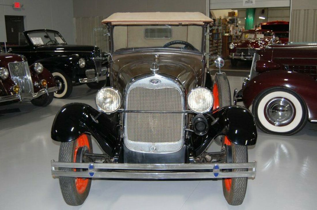 1928 Ford Model A - photo 2