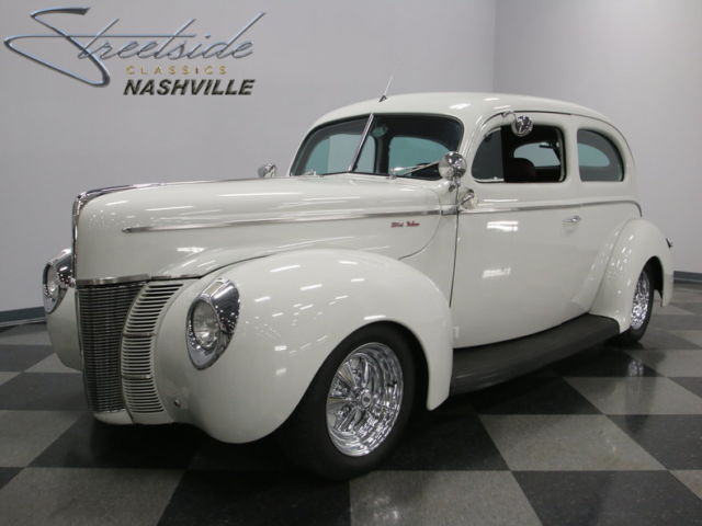 ALL STEEL BODY, SLICK PAINT, NICE INTERIOR, 350CI MOTOR, FRONT DISCS, A/C, NICE! 1940 Ford Tudor Sedan
