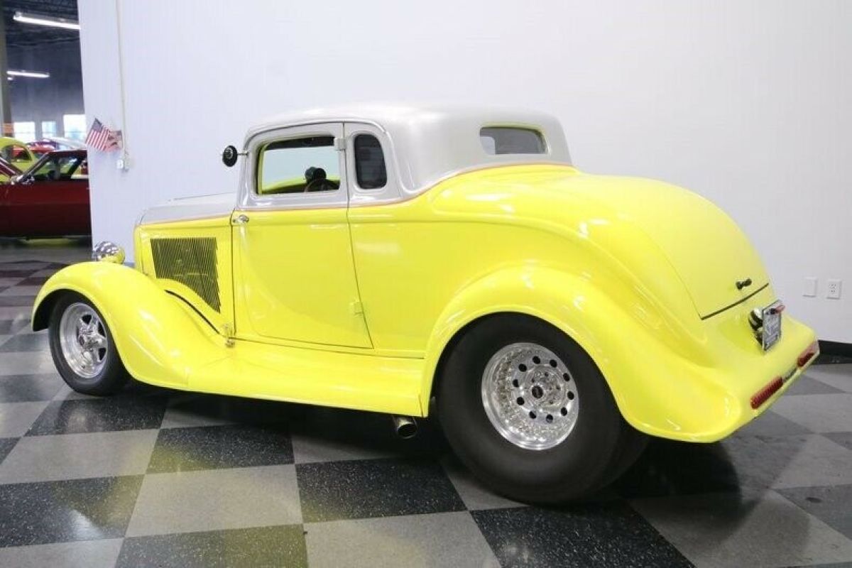 1934 Plymouth 5-Window Coupe - photo 9
