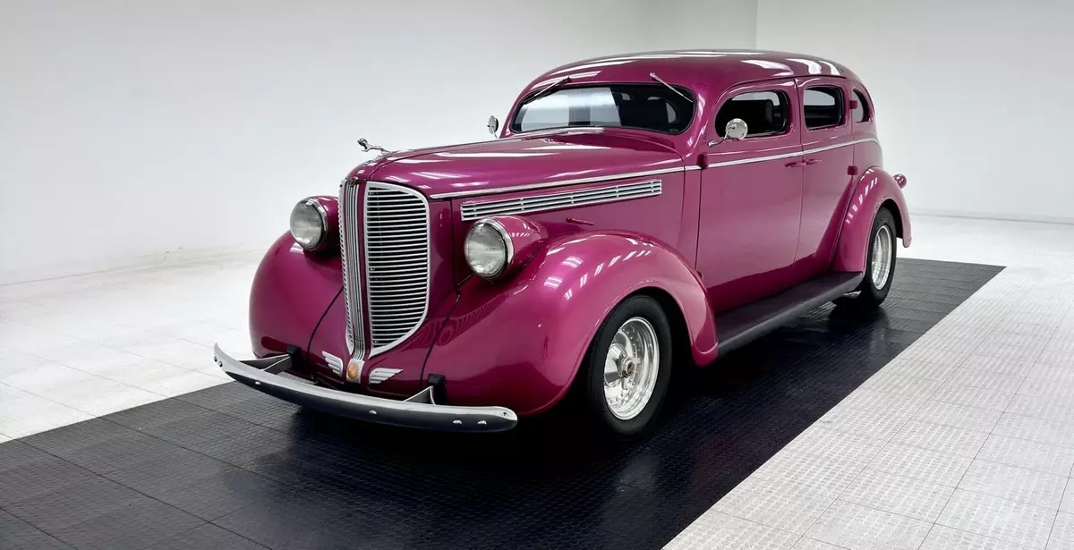All Steel/4" Chop/350ci V8/Holley Sniper EFI/TH350 Auto/Great Cruiser 1938 Dodge Six Series D8 4 Door Sedan