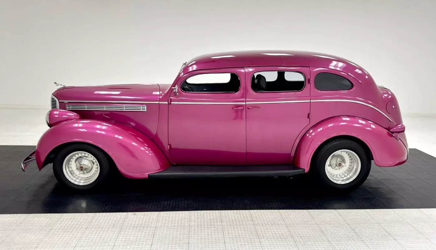 1938 Dodge Six Series D8 4 Door Sedan - photo 2