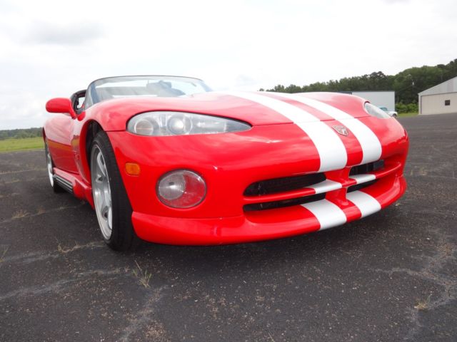 ALL STOCK OEM MECHANICS RACING BUCKETS TIRE and WHEEL PACKAGE NICE PAINT 1994 Dodge Viper RT/10 LOW MILEAGE LOW RESERVE