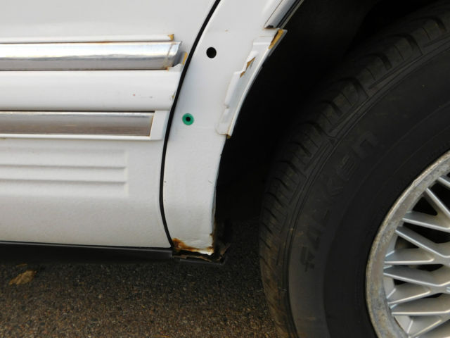 1992 Lincoln Town Car Executive 4 Door Sedan - photo 11