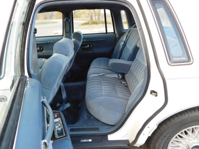 1992 Lincoln Town Car Executive 4 Door Sedan - photo 12