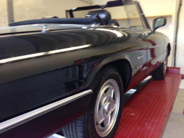 1989 Alfa Romeo Spider Veloce