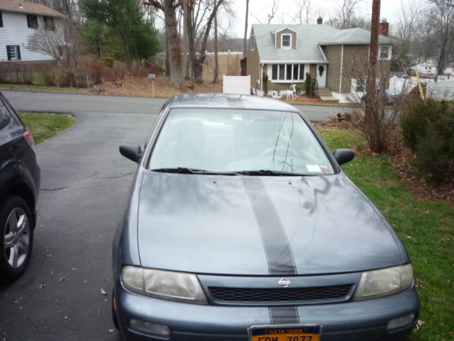 1993 Nissan Altima gxe - photo 2