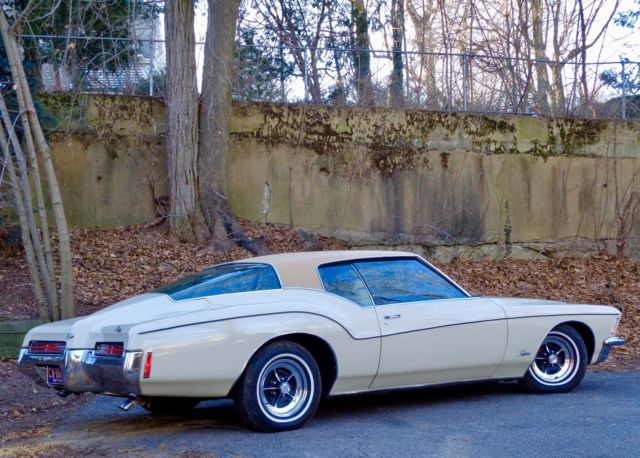 1971 Buick Riviera Boat-Tail Coupe - photo 10