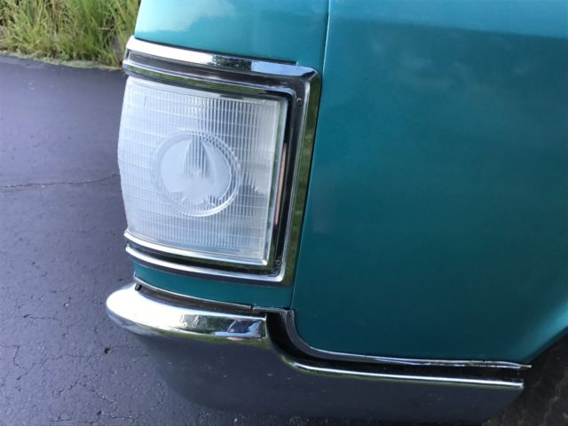 1967 Chrysler Imperial Crown Sedan - photo 10