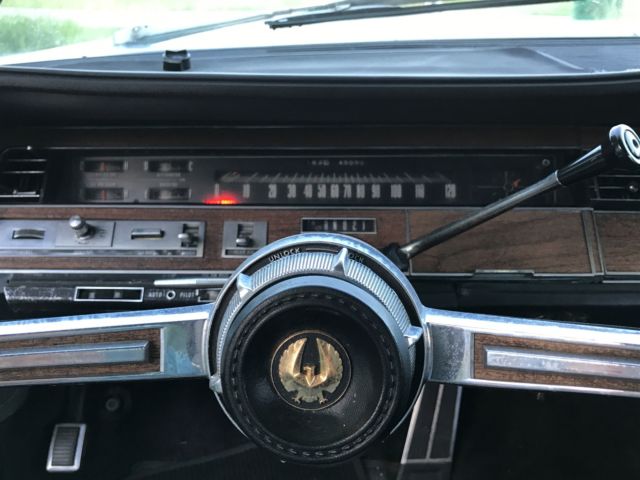 1967 Chrysler Imperial Crown Sedan - photo 12