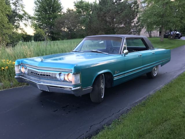 1967 Chrysler Imperial Crown Sedan - photo 9