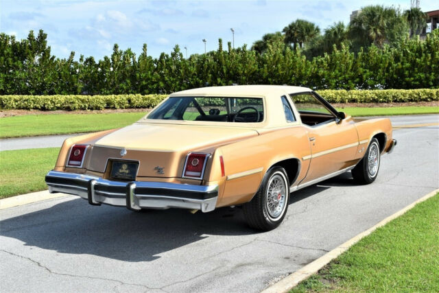1977 Pontiac Grand Prix Automatic, Fully Loaded two tone Wow!! - photo 4
