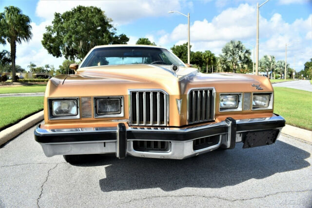 1977 Pontiac Grand Prix Automatic, Fully Loaded two tone Wow!! - photo 6