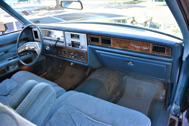 1978 Lincoln Town Car 37k Miles, Moon Roof, Luggage Rack - photo 11