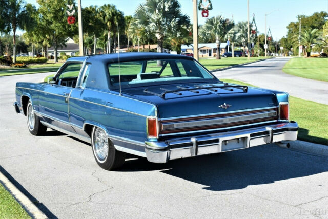 1978 Lincoln Town Car 37k Miles, Moon Roof, Luggage Rack - photo 3