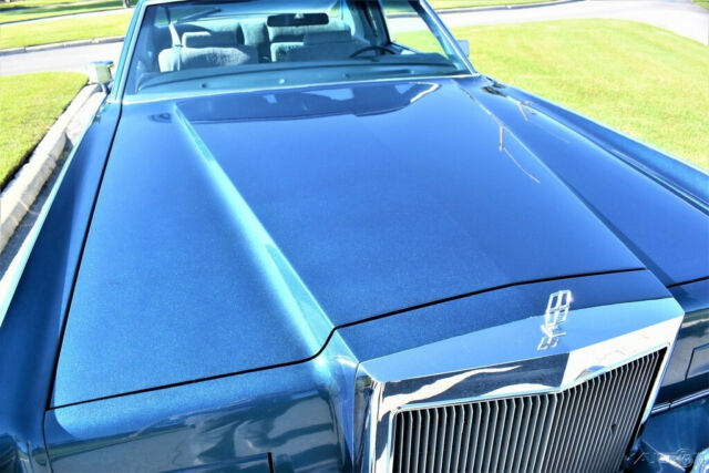 1978 Lincoln Town Car 37k Miles, Moon Roof, Luggage Rack - photo 5