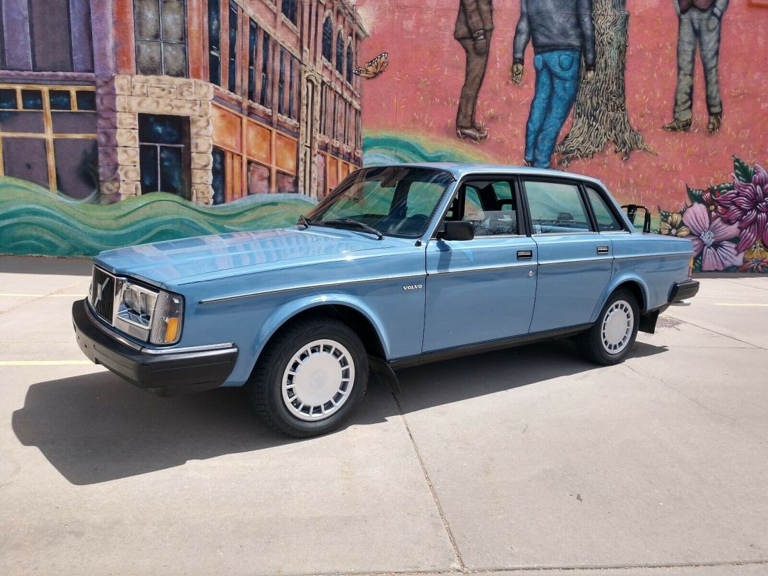 Amazing 1984 244 dl  mint rare find in this condition low miles 1984 Volvo 240