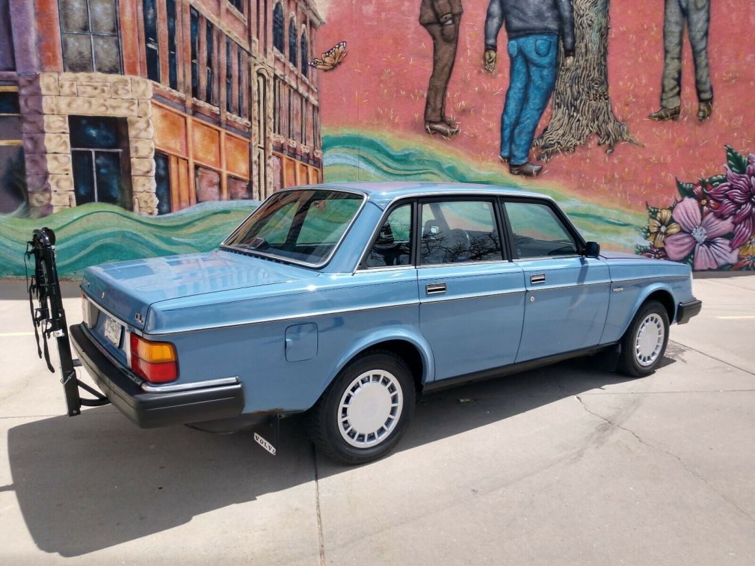 1984 Volvo 240 - photo 10
