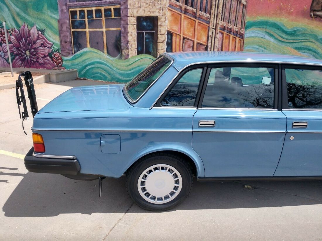 1984 Volvo 240 - photo 11
