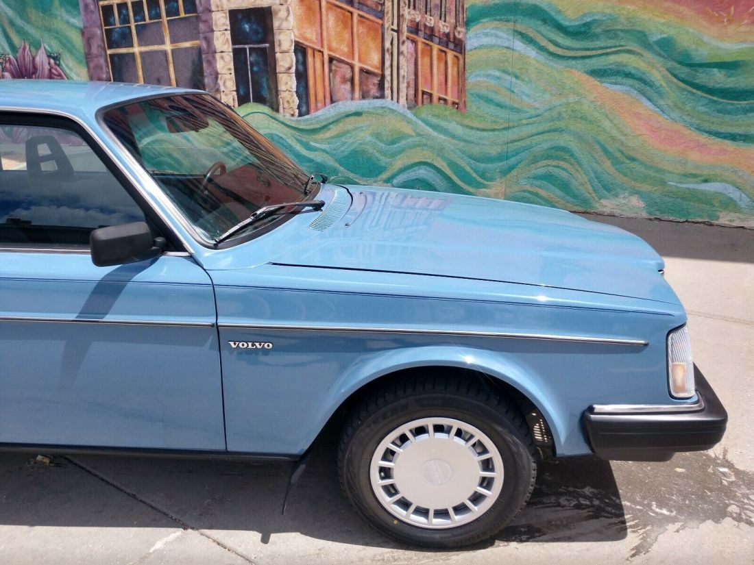 1984 Volvo 240 - photo 13