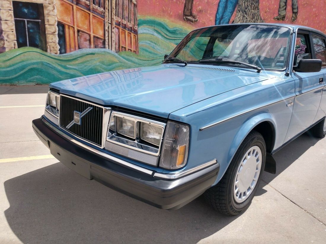 1984 Volvo 240 - photo 2