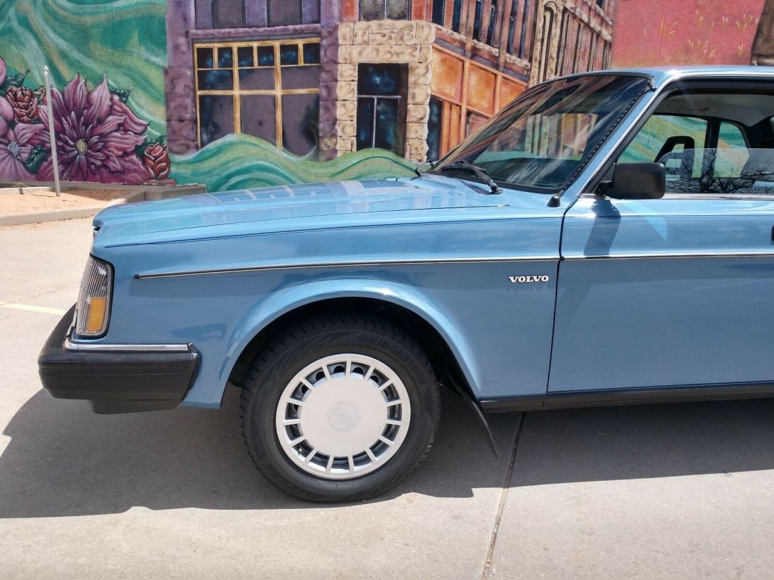 1984 Volvo 240 - photo 3