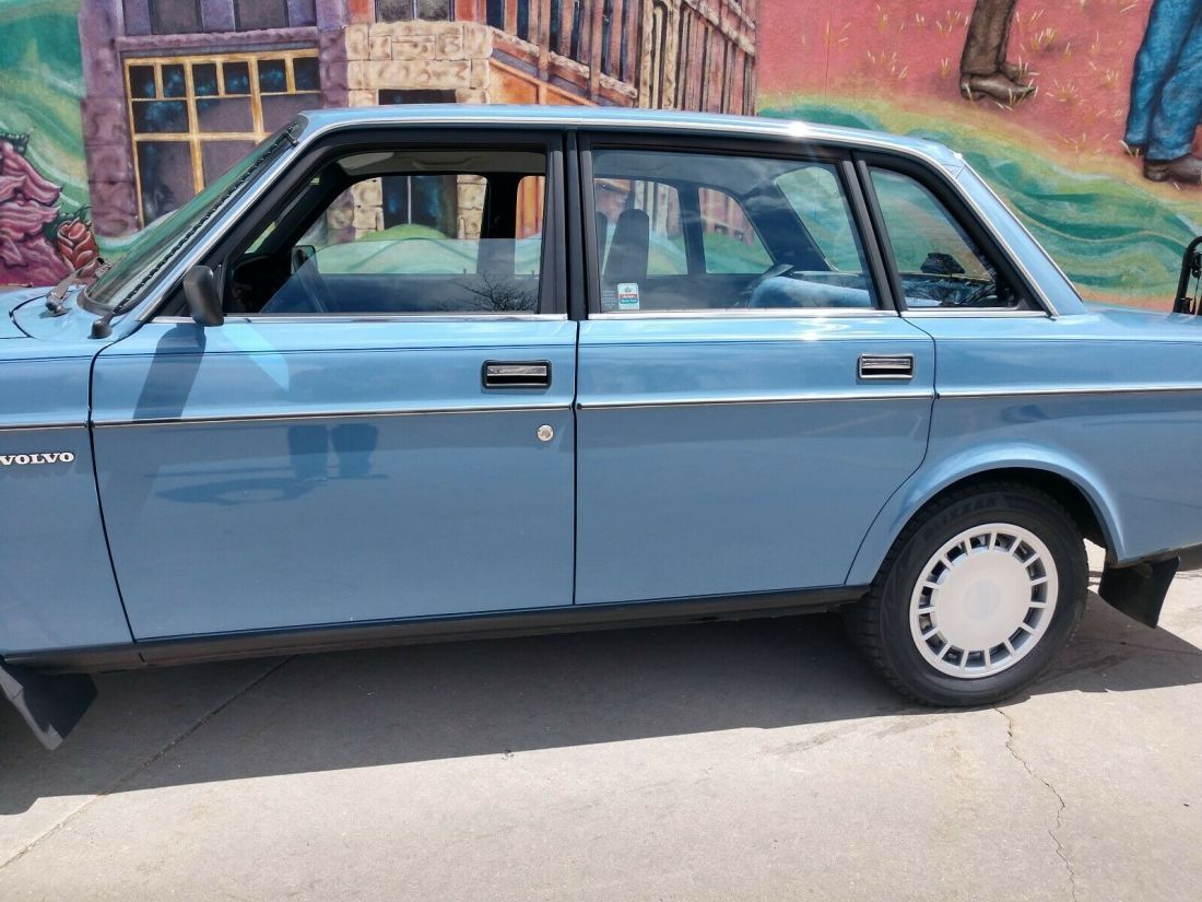 1984 Volvo 240 - photo 4