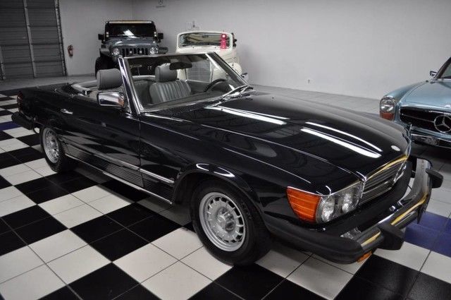AMAZING CONDITION - RARE COLORS - FLORIDA RUST FREE 1983 Mercedes-Benz SL-Class 380SL - OUTSTANDING CONDITION