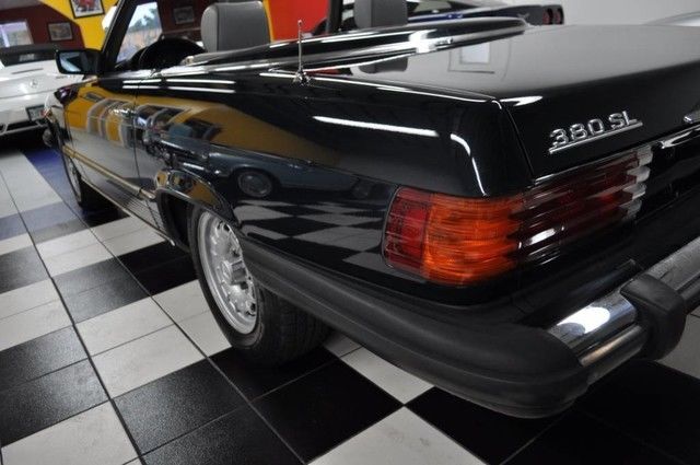 1983 Mercedes-Benz SL-Class 380SL - OUTSTANDING CONDITION - photo 7