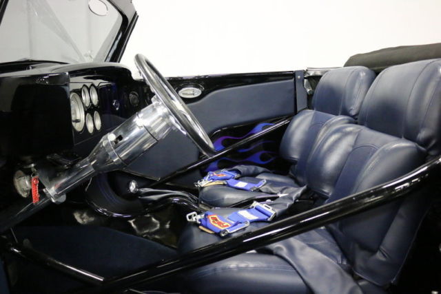 1936 Ford Cabriolet - photo 5