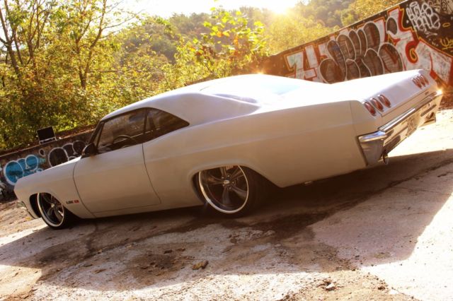 1965 Chevrolet Impala SS - photo 2